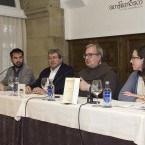 Momento de la presentaci�n. De izquierda a derecha: Francisco Leira, Juan Manuel Buj�n, director de la revista, Fr. Jos� Antonio Casti�eira, Ministro Provincial, y Miriam Elena Cort�s