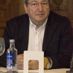 Fr. Juan Manuel Buj�n, director de la revista, en un momento del acto